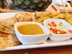 -Chom Cafe and Restaurant