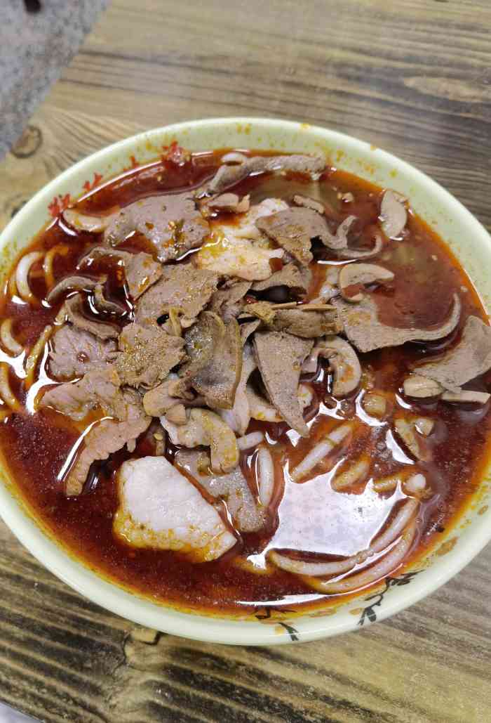 郑陈·生烫牛腰牛肉面馆(首义店)-"地理位置:楚善街路口即到,离首义