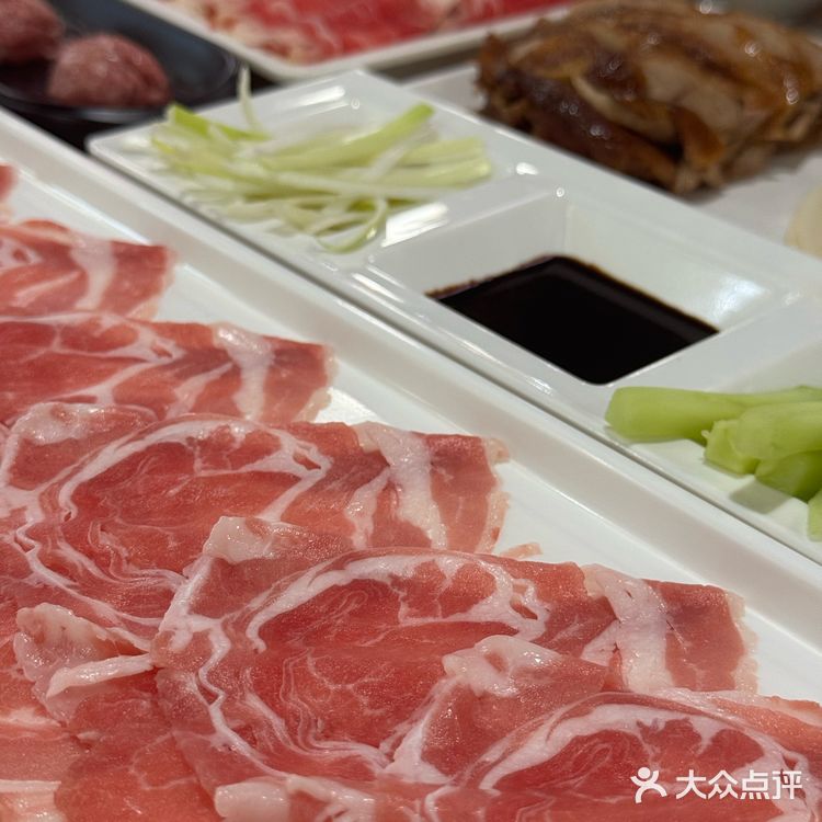 成年人不做选择！铜锅涮肉➕北京烤鸭一桌儿端！