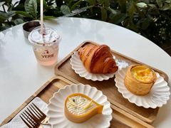 -VERIE BAKEHOUSE