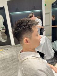 -BULB STUDIO 巴柏明星发型工作室
