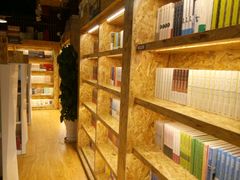 -新华里咖啡书吧(新华书店小寨店)