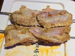 五香鸡翅-三个蒙古大叔羊肉串(大宁店)