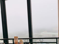 靠窗位-汇泉王朝大饭店-旋转餐厅(南海路店)