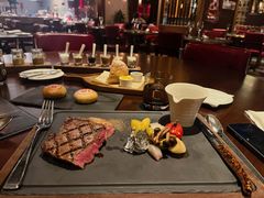 -恰餐厅及酒吧 CHAR Bar & Grill (北京丽都皇冠假日店)