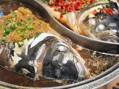 -阿瓦山寨·湘菜现炒·剁椒鱼头王(咸阳总店)