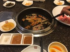 -韩宫宴炭火烤肉(中商世界里店)