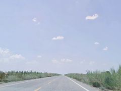 -亿利库布其七星湖沙漠生态旅游区