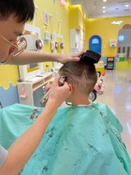 点击看大图 -爆米花儿童美发乐园