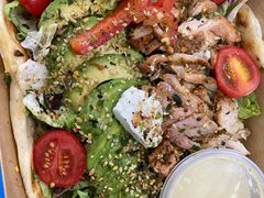 照烧鸡肉配牛油果拉法沙拉-HELLO 27 意面·沙拉·帕尼尼