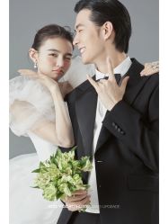 -雪中彩影婚纱摄影·微光艺术中心