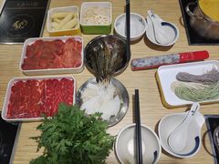 -杨老板·海鲜集市火锅·鲜切牛肉(中防万宝店)