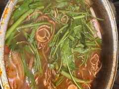 -Cuc Gach Quan Restaurant