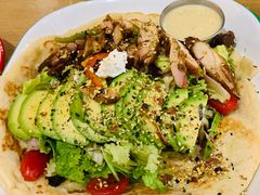 照烧鸡肉配牛油果拉法沙拉-HELLO 27 意面·沙拉·帕尼尼