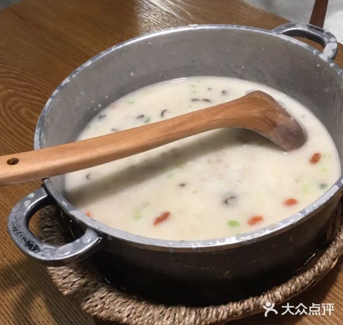 禾丰记砂锅粥(环球中心店)皮蛋瘦肉粥图片
