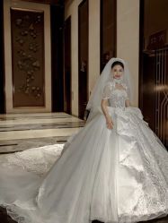 -Lady  Jane高端婚纱礼服馆