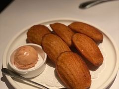 草莓奶油马德莲-壳里西餐厅Coquille Seafood Bistro(蒙自路店)