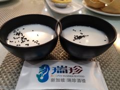 自制酸奶布丁-新加坡瑞珍•海河观景餐厅