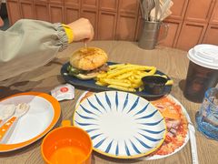-必胜客(上海华谊新所店)