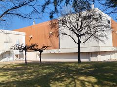 -思念果岭湖畔花房餐厅