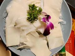 -老牌坊云南鱼豆花火锅(哈西万达店)