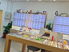 -天空之镜眼镜店蔡司依视路配镜授权零售店(望京颐堤港店)