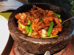 石锅杭椒牛蛙-桂满陇天书(南京德基旗舰店)