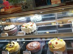 -85度C(生甜甜圈研究工坊·上海平凉店)