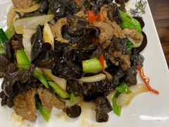 木耳炒肉-清真·伊清阁餐厅