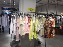 -URBAN REVIVO(欢乐海岸购物中心店)