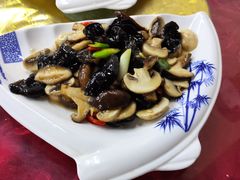 -美味海鲜大排档(明发美食地标店)