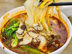 麻辣米线-子午路张记肉夹馍(翠华路店)