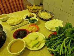 -洞庭洲·防空洞火锅·烧烤·铜锅涮肉(新百广场店)