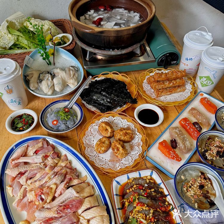 十一合村这家鸡煲火锅，“椰”没和你商量！