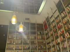 二楼-钟书阁(松江泰晤士小镇店)