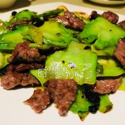 涼瓜炒牛肉-惠食佳·宴会厅(滨江西路店)