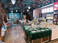 -钟书阁(松江泰晤士小镇店)