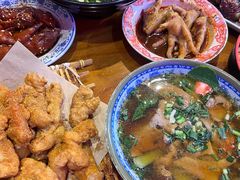 -爆炸头阿姨小四川正宗川味小吃(无任何分店)