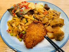 -上海宝信宝马4S店