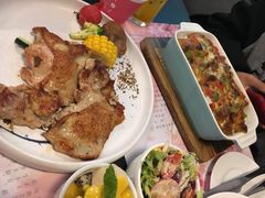 -樱花里音乐餐吧·牛扒椰子鸡(东圃店)