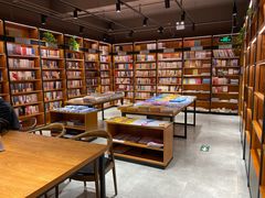 -新华书店(永安路店)