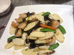 鲜淮山黑枞菌炒虾球-淇乐多品味馆(江南大道店)