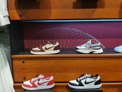 -NIKE佛山胜利换季优惠店