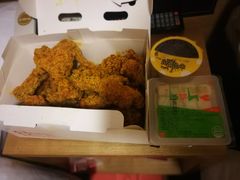 -BHC炸鸡(明洞总店)