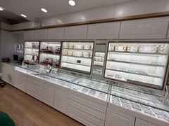 -翰佐蔡司小乐圆·依视路星趣控·暴龙眼镜折扣店