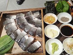 -围炉肉舍•炭烤活鳗•丹东海鲜烤肉(步行街店)