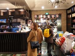 -钟书阁(松江泰晤士小镇店)