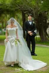 -现代经典婚纱摄影