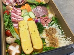 -山野的朋友露营炭火烤肉