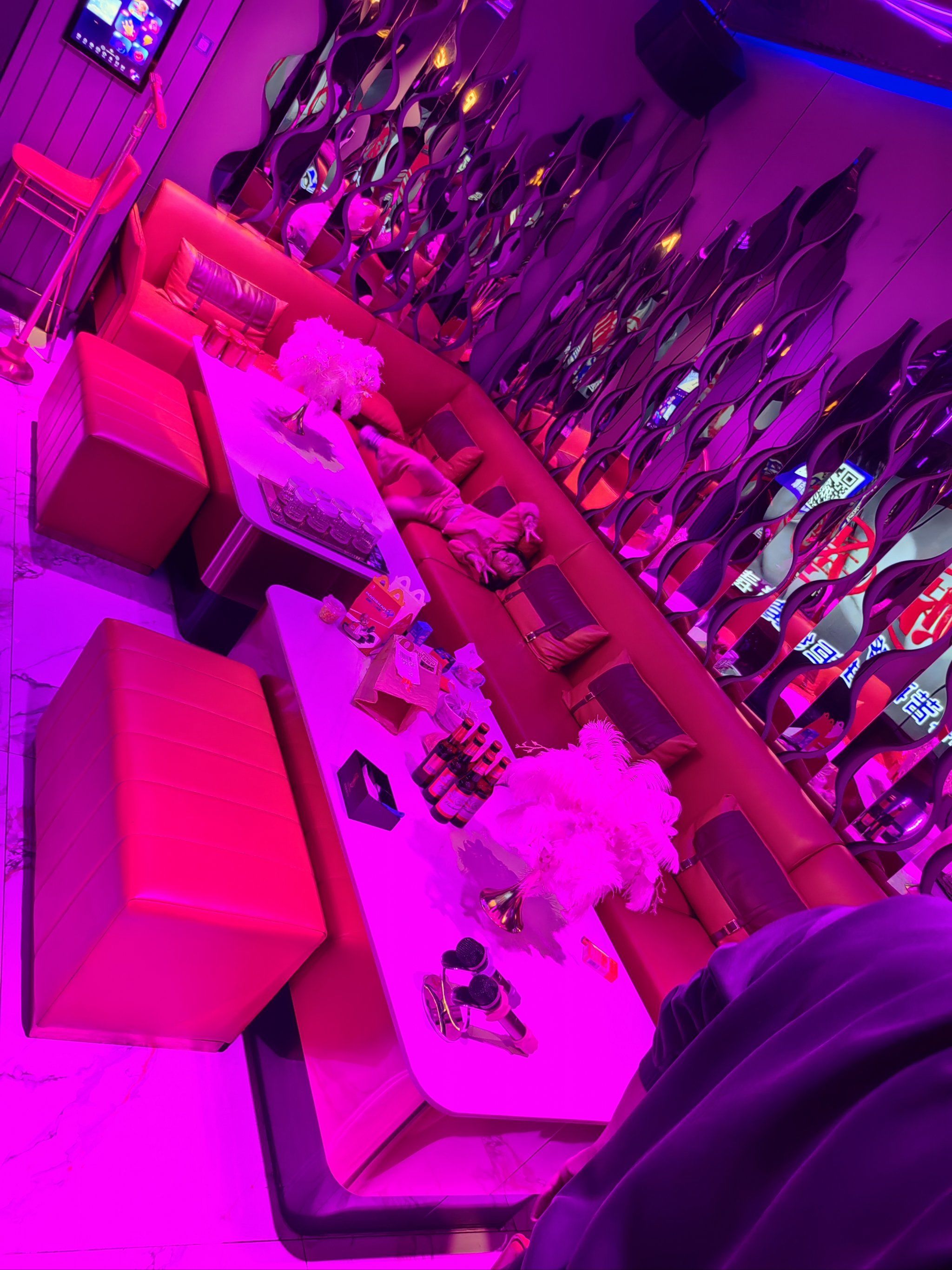 把酒言欢,小歌唱起来!